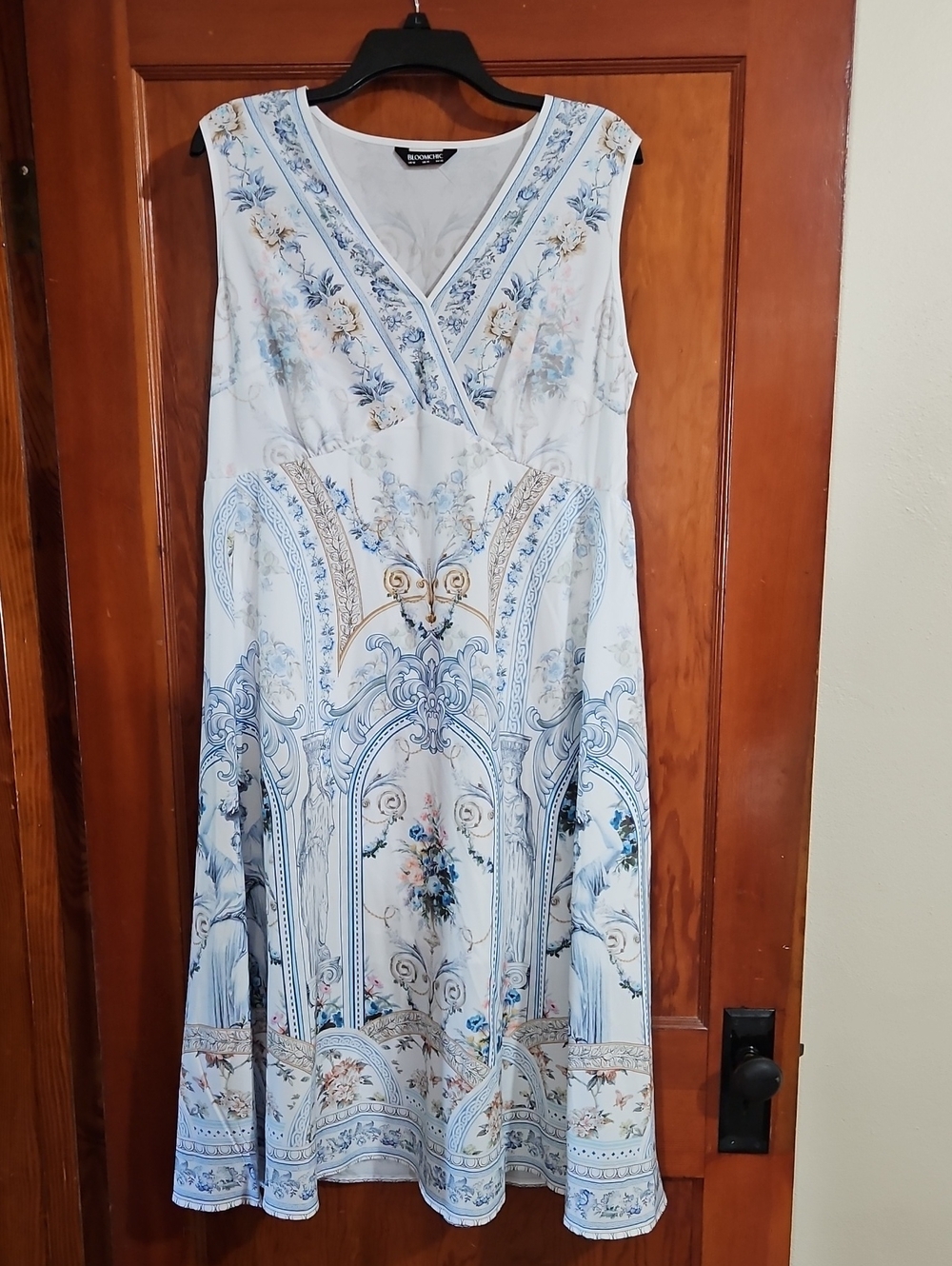 BloomChic White V-Neck Boho Print Sleeveless Midi Dress Size 12 Barely Worn EUC